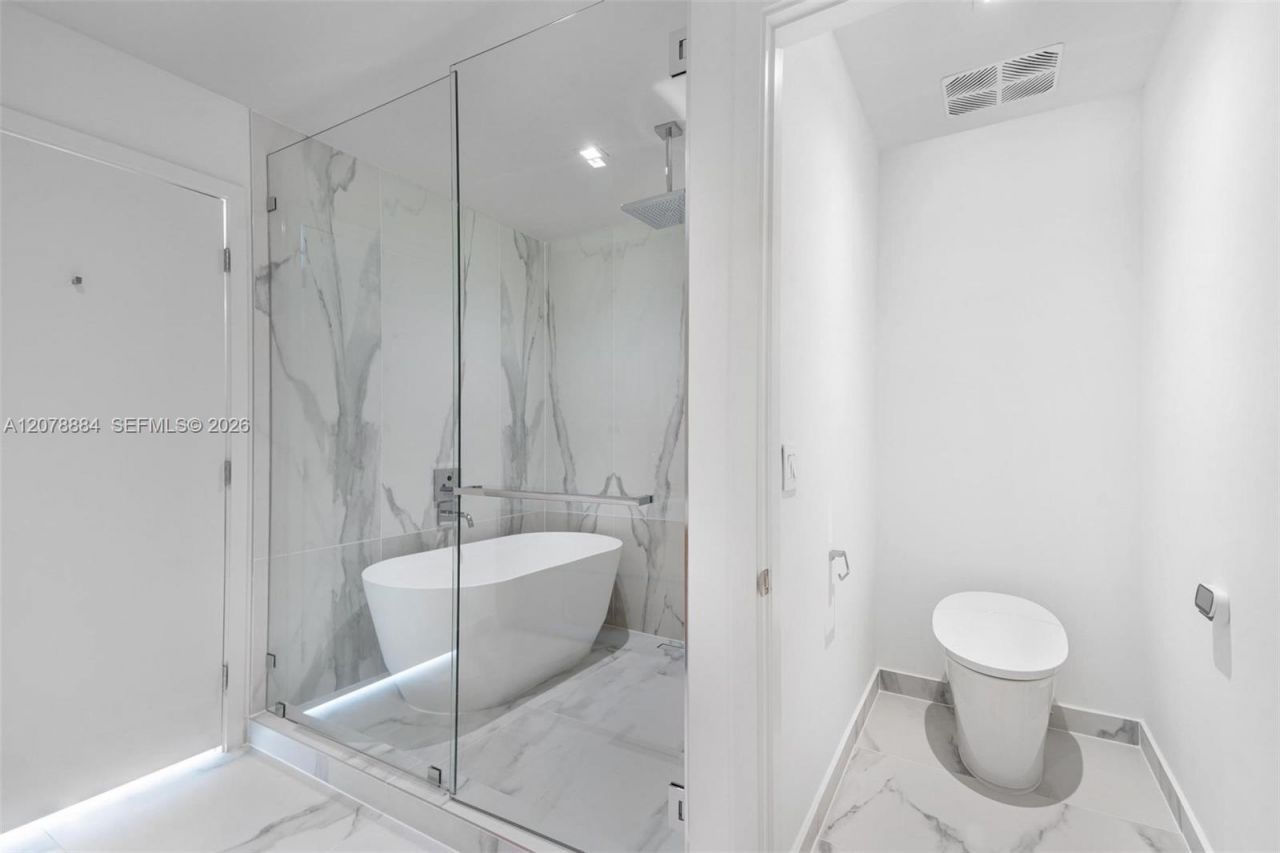 1400 Biscayne Blvd , Unit 4504, Miami, FL 33132 Photo
