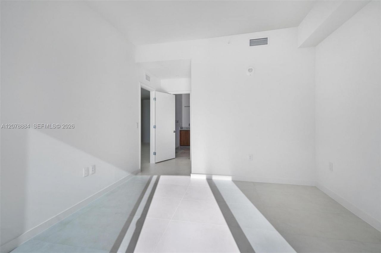 1400 Biscayne Blvd , Unit 4504, Miami, FL 33132 Photo