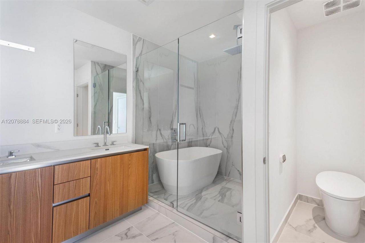 1400 Biscayne Blvd , Unit 4504, Miami, FL 33132 Photo