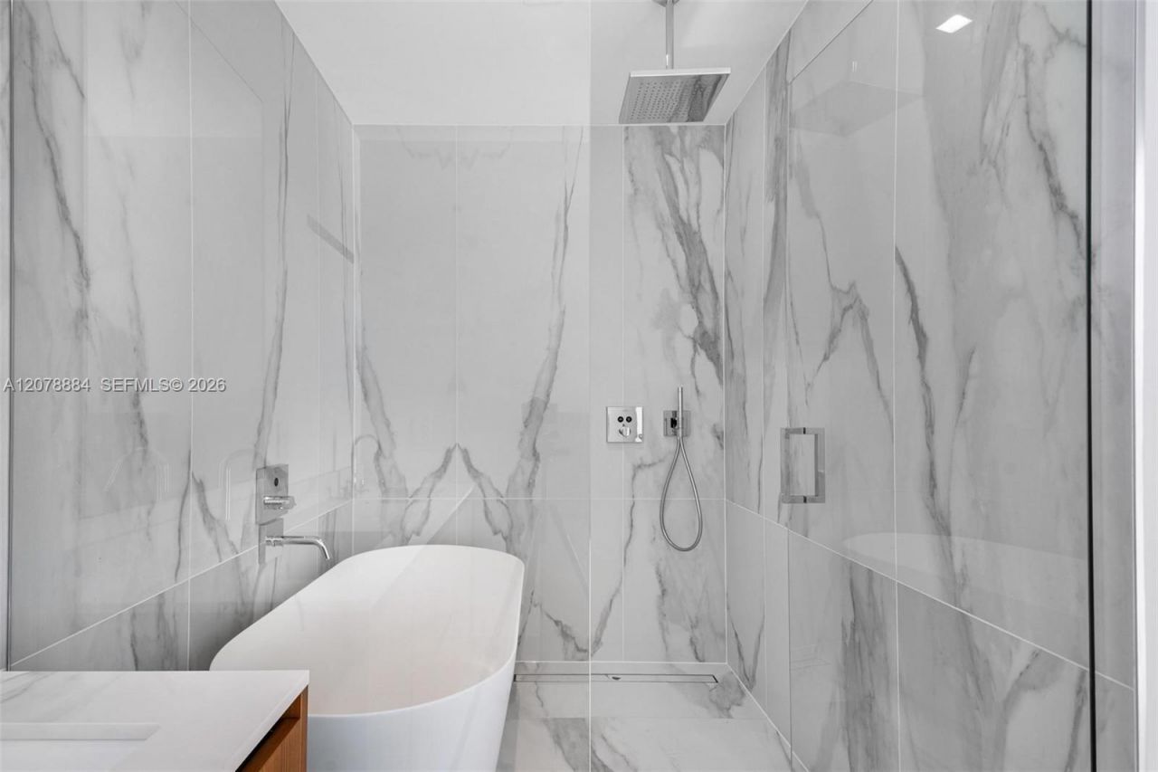 1400 Biscayne Blvd , Unit 4504, Miami, FL 33132 Photo