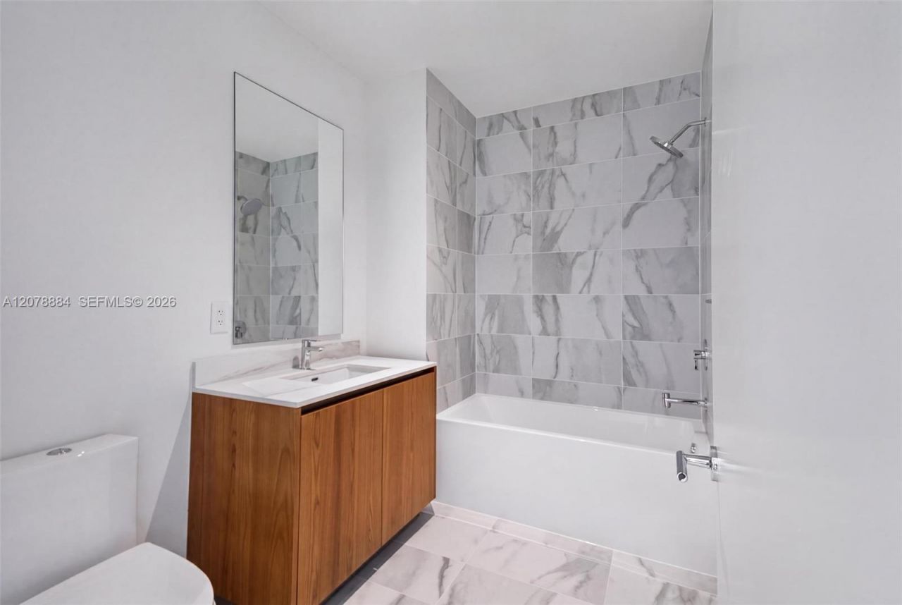 1400 Biscayne Blvd , Unit 4504, Miami, FL 33132 Photo