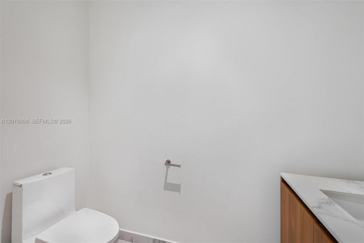 1400 Biscayne Blvd , Unit 4504, Miami, FL 33132 Photo