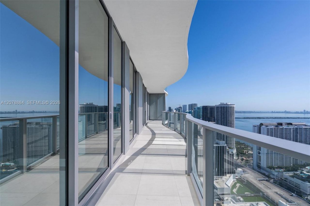 1400 Biscayne Blvd , Unit 4504, Miami, FL 33132 Photo