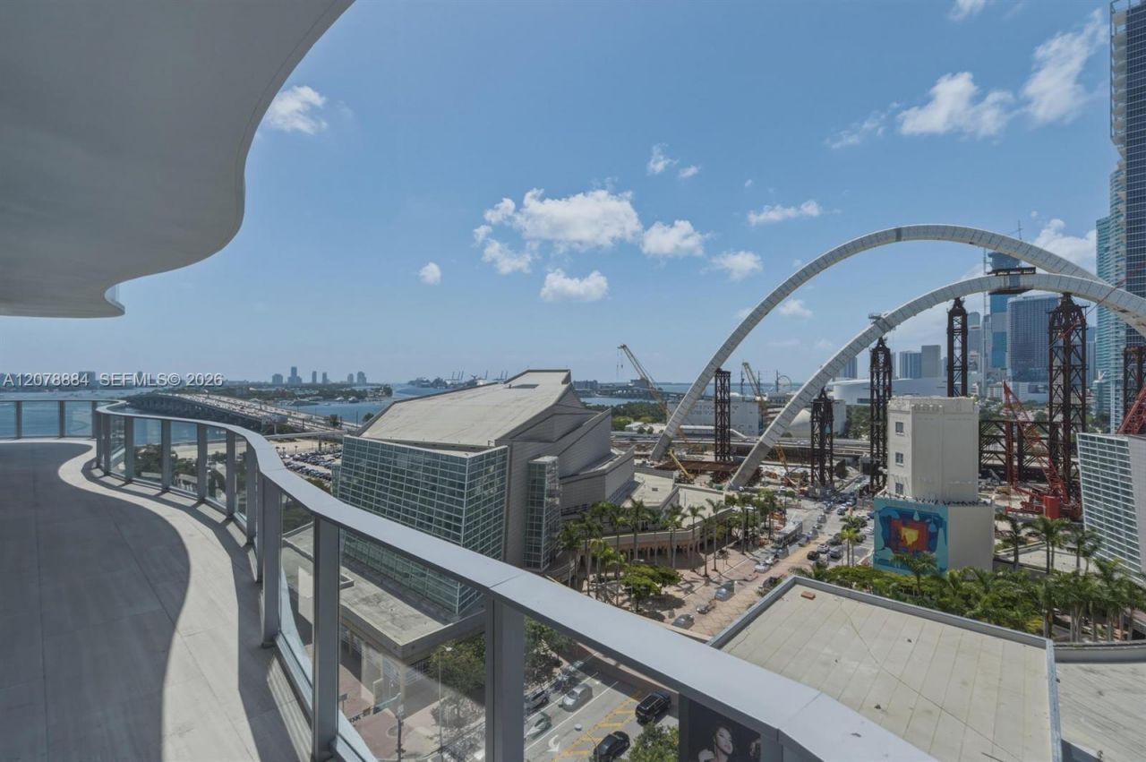 1400 Biscayne Blvd , Unit 4504, Miami, FL 33132 Photo