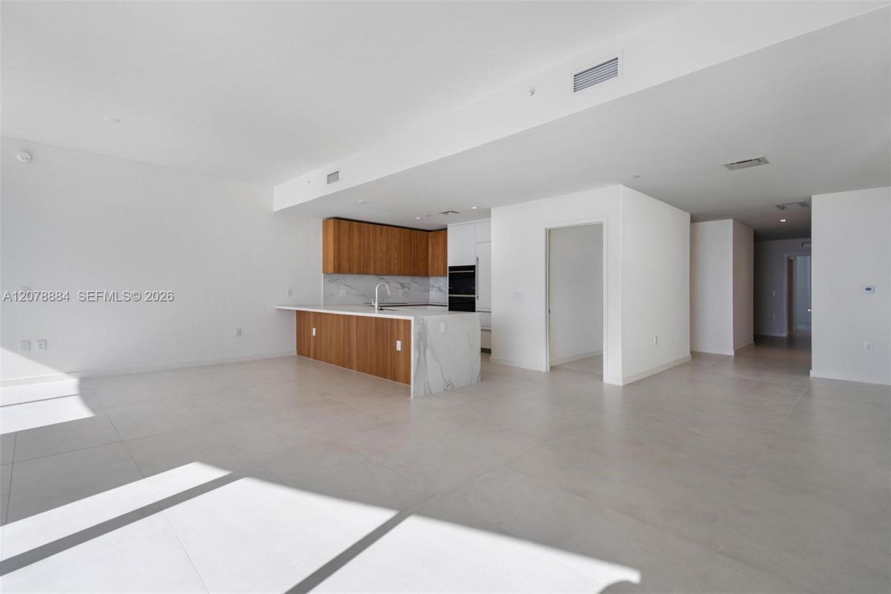 1400 Biscayne Blvd , Unit 4504, Miami, FL 33132 Photo