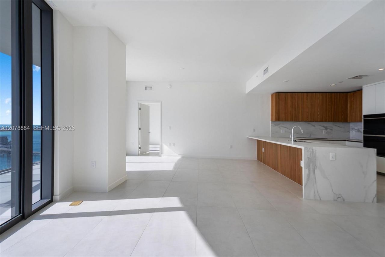 1400 Biscayne Blvd , Unit 4504, Miami, FL 33132 Photo