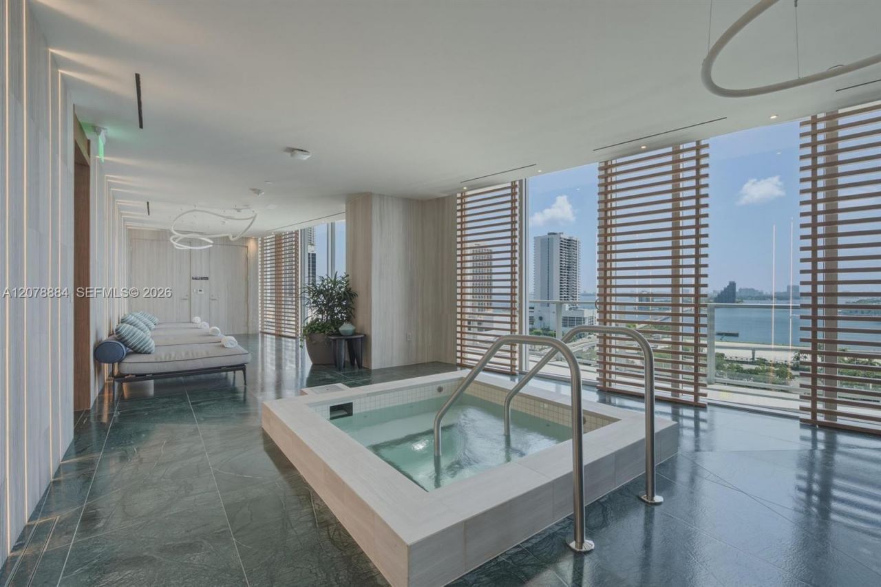 1400 Biscayne Blvd , Unit 4504, Miami, FL 33132 Photo