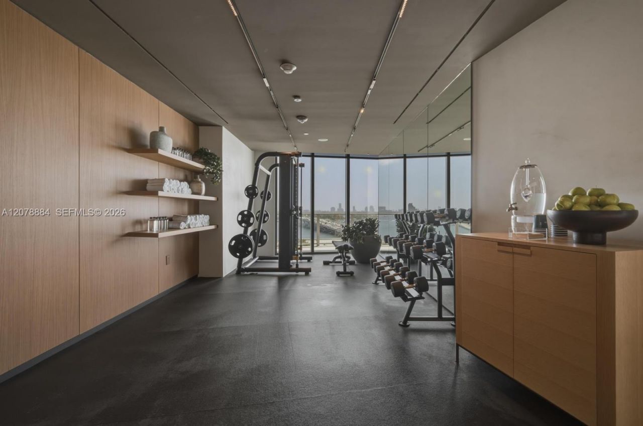 1400 Biscayne Blvd , Unit 4504, Miami, FL 33132 Photo