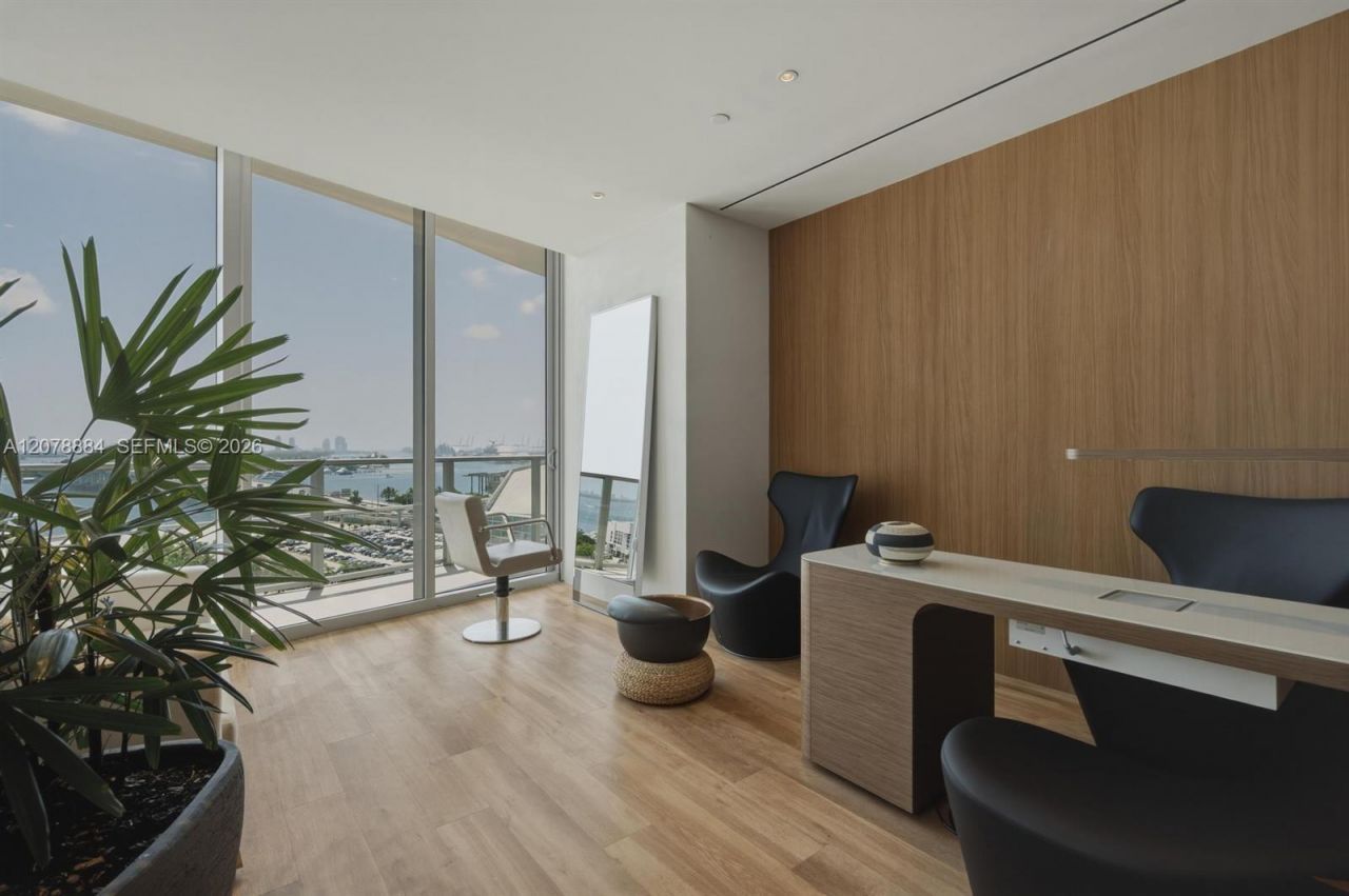 1400 Biscayne Blvd , Unit 4504, Miami, FL 33132 Photo
