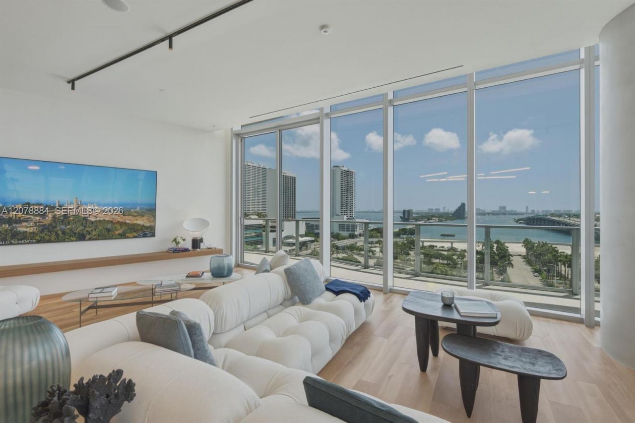 1400 Biscayne Blvd , Unit 4504, Miami, FL 33132 Photo