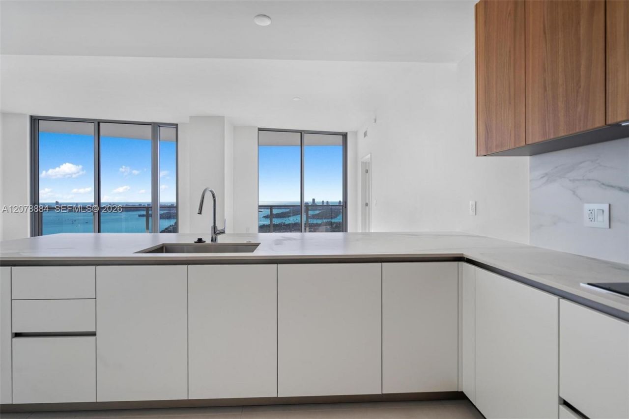1400 Biscayne Blvd , Unit 4504, Miami, FL 33132 Photo