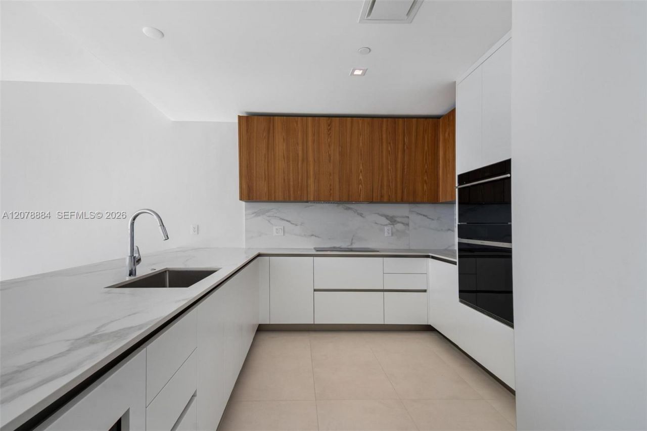 1400 Biscayne Blvd , Unit 4504, Miami, FL 33132 Photo