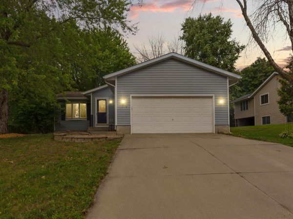 424 Littleford Lane , Faribault, MN 55021