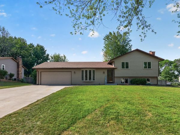 8305 69th Street S, Cottage Grove, MN 55016