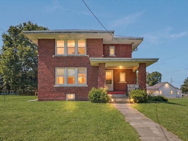 203 S West Street, Sadorus, IL 61872