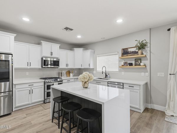 9336 W GEORGIA Avenue, Glendale, AZ 85305