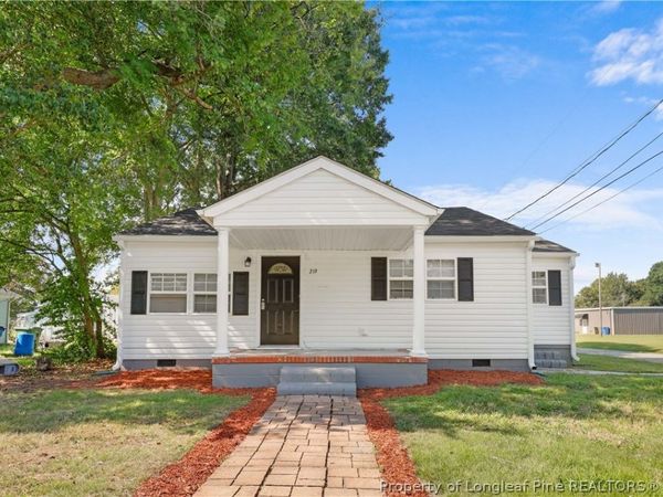 219 W Brocklyn Street, Benson, NC 27504