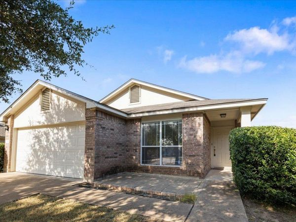 1118 Remington DR, Leander, TX 78641