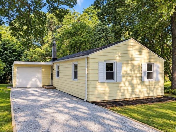 55405 Glenn Road, South Bend, IN 46628