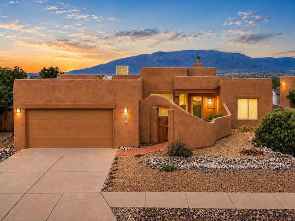 4211 Bryan Avenue NW, Albuquerque, NM 87114
