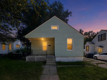 6107 Spencer Street, Omaha, NE 68104