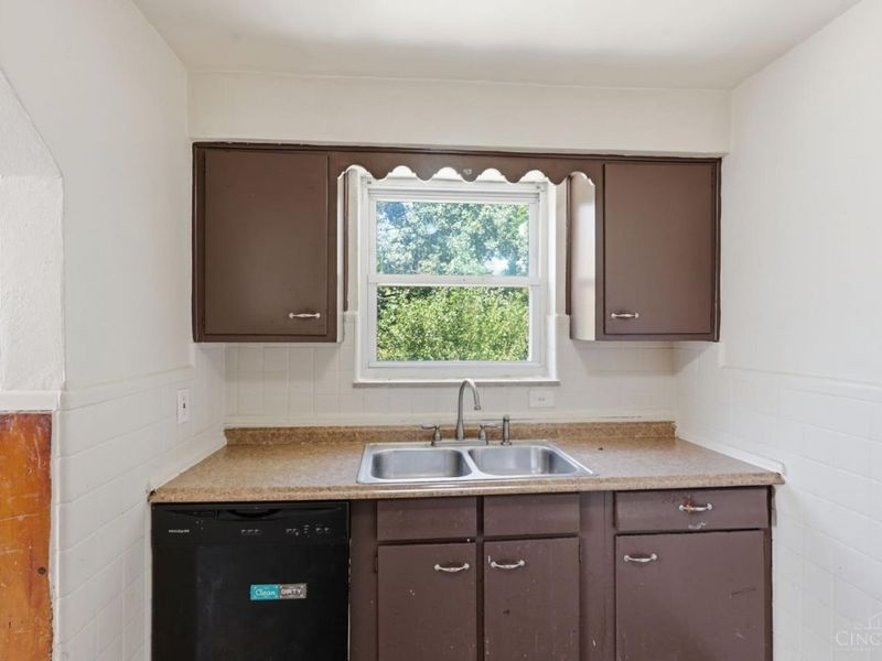 3270 Van Zandt Drive, Cincinnati, OH 45211 Photo 4
