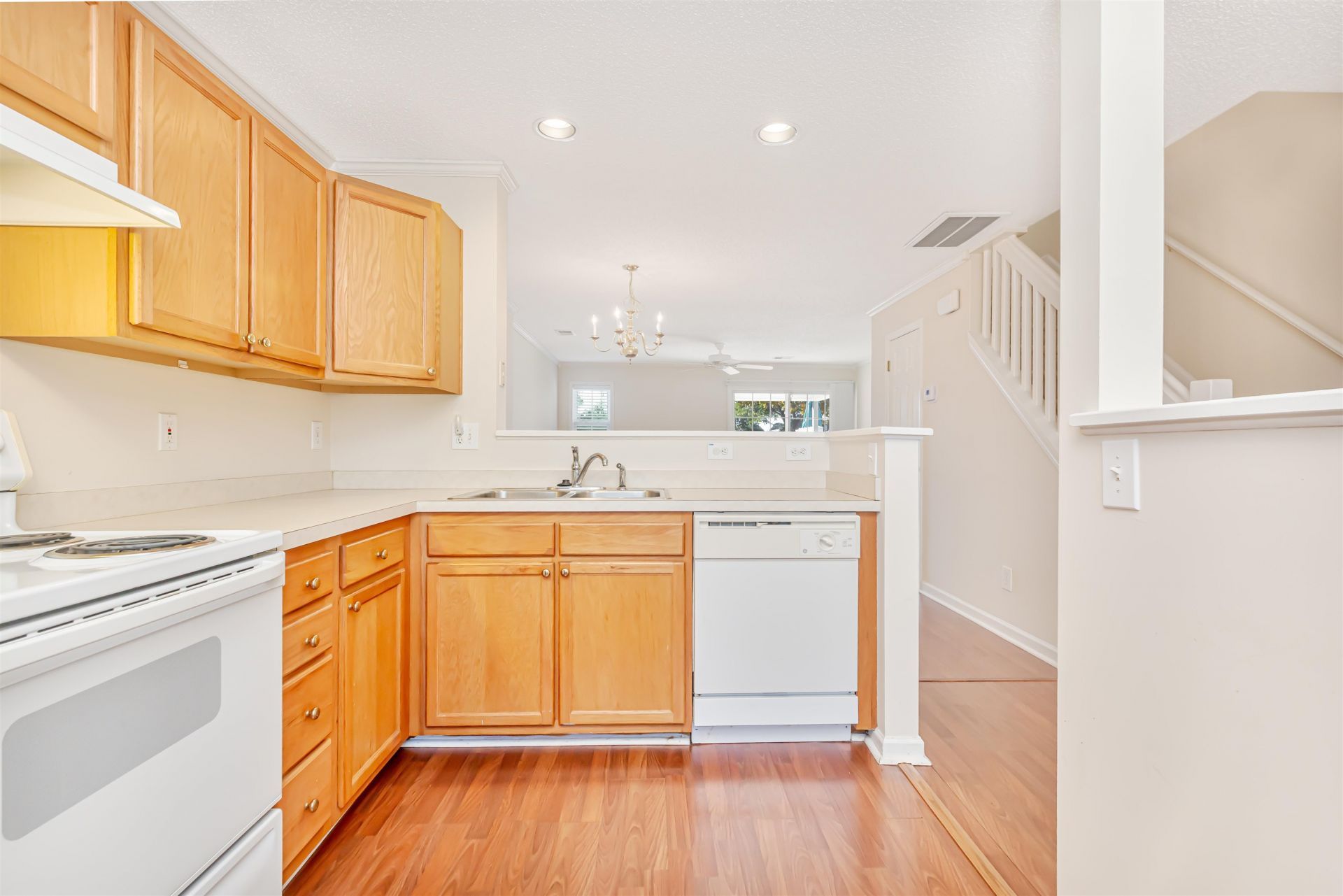 3555 Crepe Myrtle Ct. Photo 6