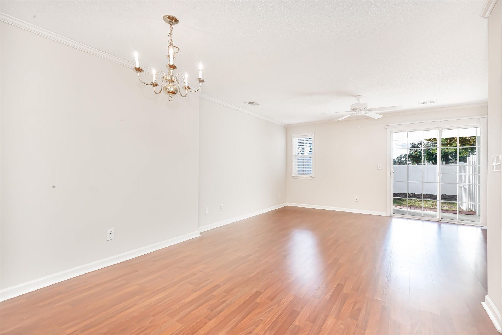 3555 Crepe Myrtle Ct. Photo 9
