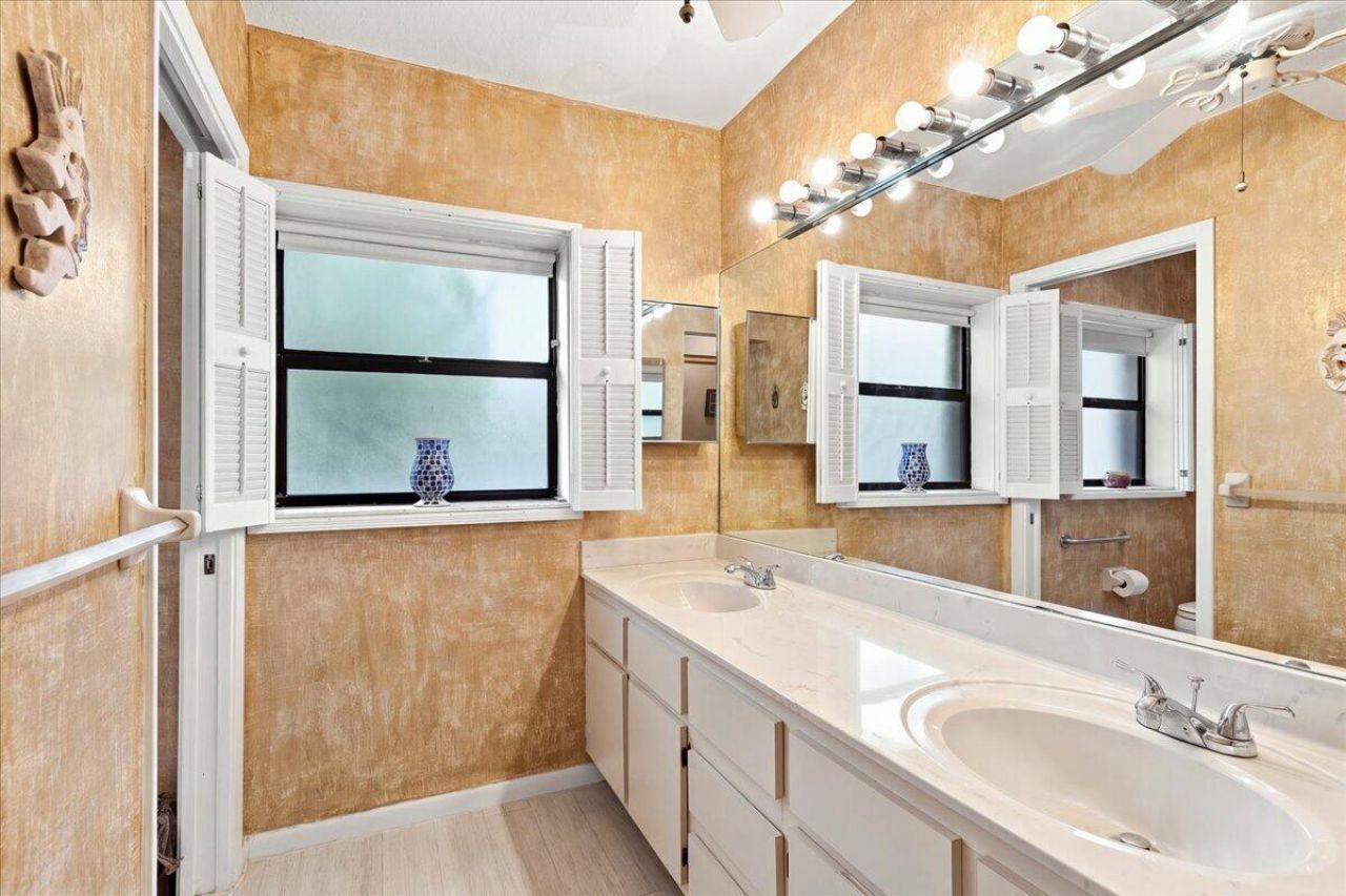 9843 NW 75th Court Nw, Tamarac, FL 33321 Photo
