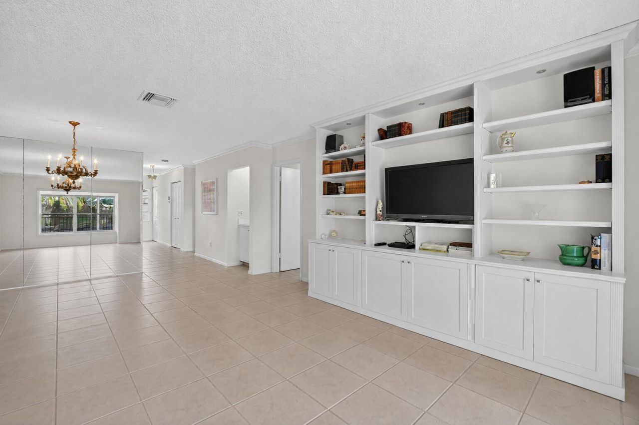 9287 Vista Del Lago, Unit 13 D, Boca Raton, FL 33428 Photo