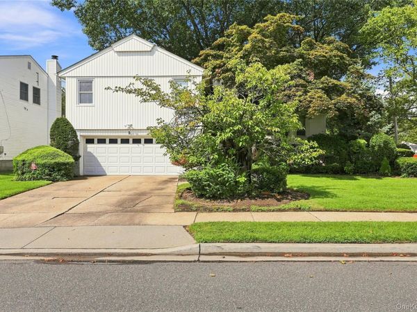 2 Longview Avenue, North Woodmere, NY 11581