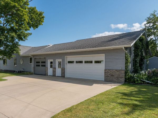 200 Kenzie Street , Sherburn, MN 56171
