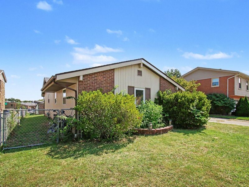 205 Merravay Drive, Florence, KY 41042 Photo 3