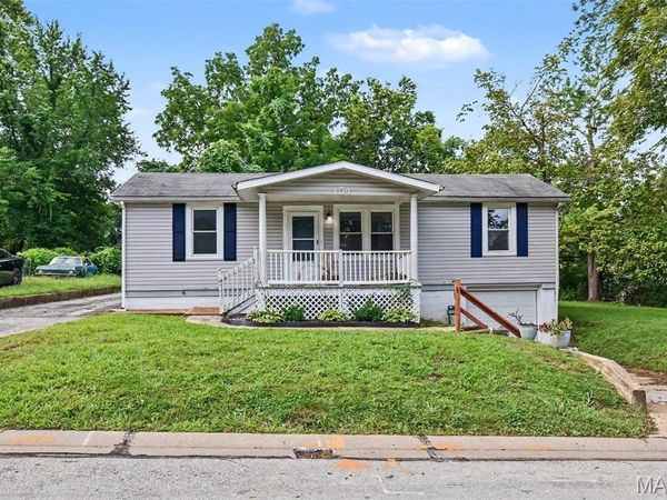 154 Becker Drive , St Louis, MO 63135