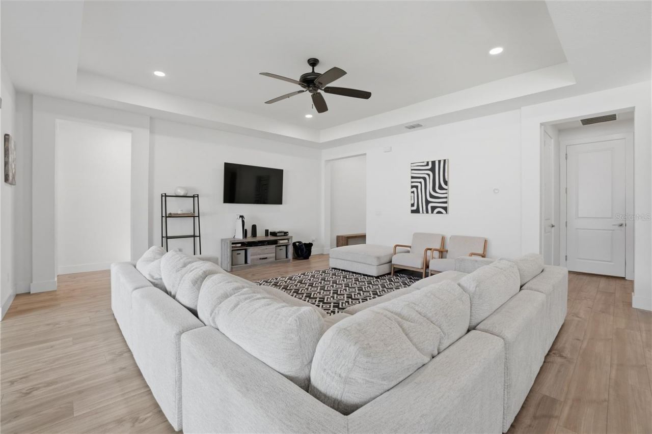 9223 Eagles Perch Place , Orlando, FL 32825 Photo
