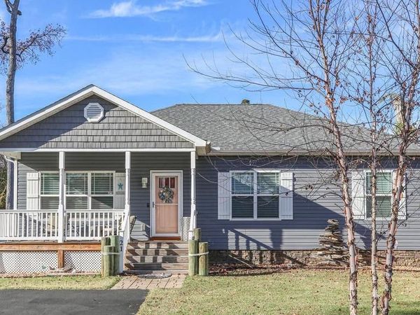 21 10TH STREET, COLONIAL BEACH, VA 22443