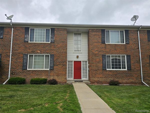 25348 Shiawassee Circle, Unit 206, Southfield, Mi 48033