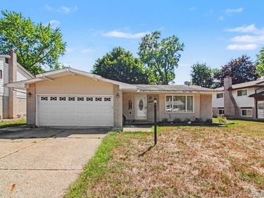 23930 Rockingham Street , Southfield, Mi 48033