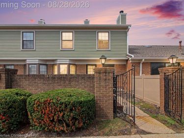 31117 Country Bluff, Farmington Hills, Mi 48331