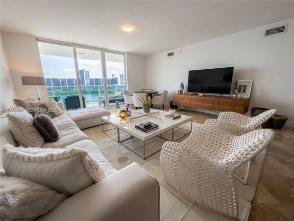 3301 NE 183rd St, Unit 1105, Aventura, FL 33160