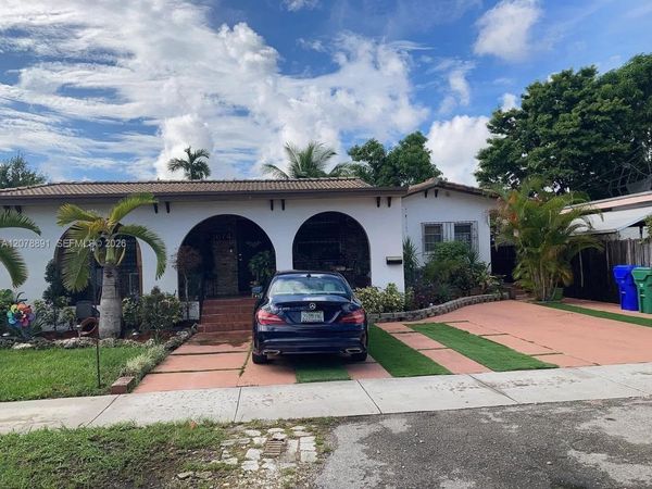 3674 NW 2nd St, Unit 1, Miami, FL 33125