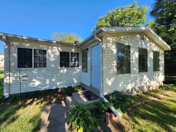 811 N Market Street, Winamac, IN 46996