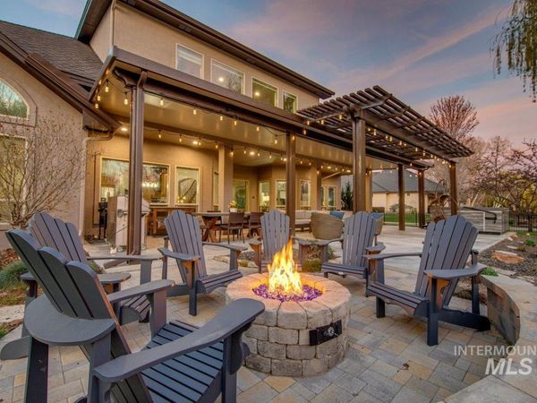 1013 E Rivers End Drive, Eagle, ID 83616