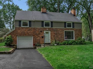 80 Morningside Lane, Williamsville, NY 14221