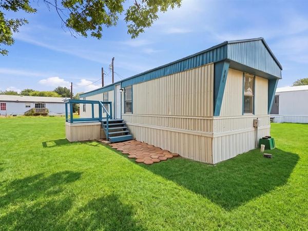 904 Flamingo Road, Granbury, TX 76049