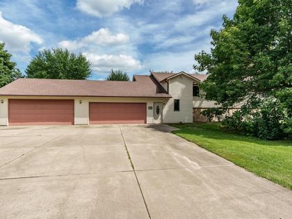 2379 Circle Drive Belvidere, IL 61008