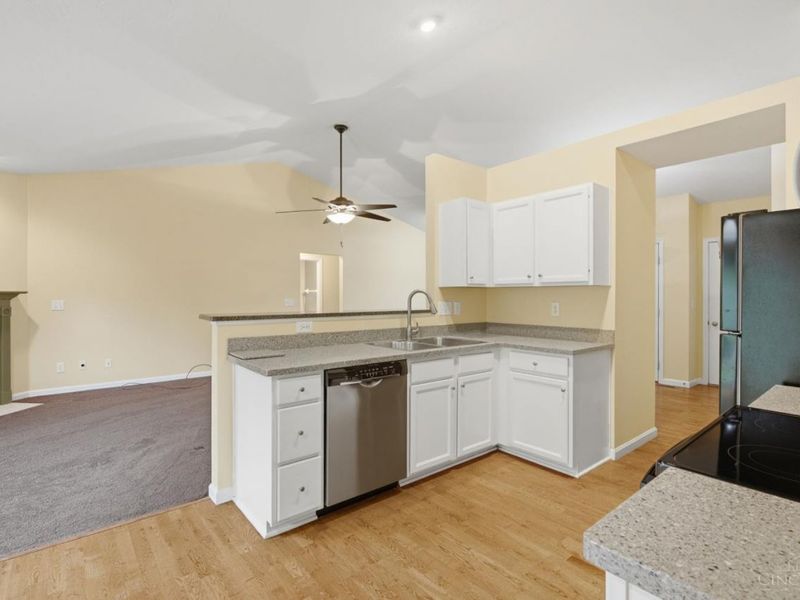 7630 Sandstone Trail, Hamilton Township, OH 45039 Photo 10