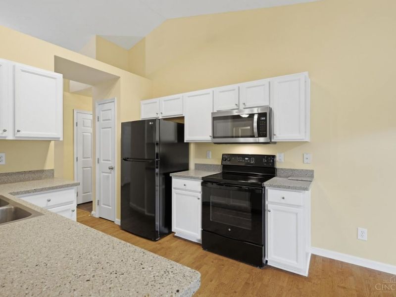 7630 Sandstone Trail, Hamilton Township, OH 45039 Photo 12