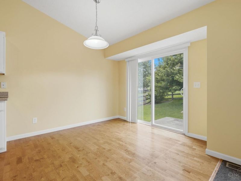 7630 Sandstone Trail, Hamilton Township, OH 45039 Photo 13