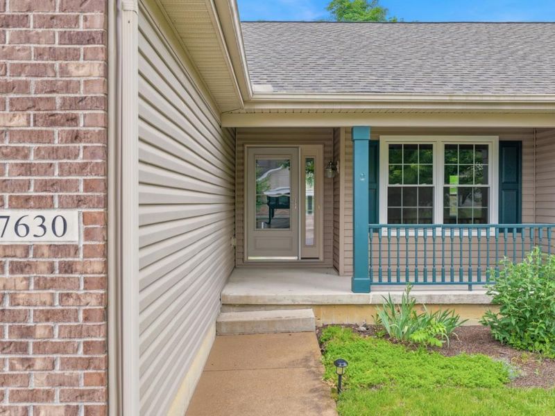 7630 Sandstone Trail, Hamilton Township, OH 45039 Photo 2